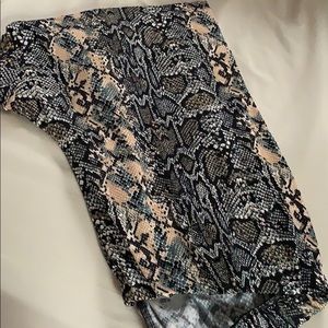 Snake print leggings